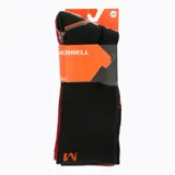 Pack de tres pares de calcetines unisex de caña media, con ajuste elástico. Incluye un par gris con detalles en naranja, un par rojo con detalles en gris y un par negro con detalles en gris.