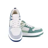 Championes deportivos American Sport Sasha, con base blanca, detalles en gris y azul marino.