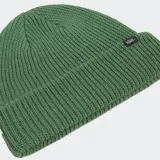 Gorro de lana Vans color verde, tejido en punto acanalado, con etiqueta tejida con el logo de la marca.