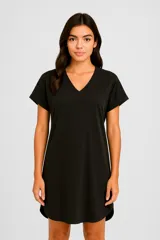 Vestido corto negro de algodón con cuello en V y mangas cortas. Diseño ancho a rayas horizontales multicolores.