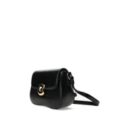 Bandolera negra de cuero sintético con correa larga regulable y cierre con broche metálico dorado.