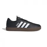Zapatillas Adidas VL Court 3.0 para hombre, color negro con las tres tiras laterales en blanco y suela marrón.