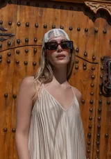 Lentes de sol rectangulares con marco de carey.