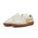Championes Puma Palermo LTH color crema con detalles en marrón y suela de goma.