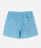 Bermuda de baño para hombre, color celeste claro con estampado sutil en blanco. Posee cintura elástica ajustable con cordón negro.