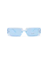 Lentes de sol rectangulares con marco de plástico celeste y lentes celestes con protección UV400.