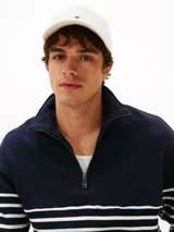 Gorra de béisbol blanca de algodón con logo de Tommy Hilfiger bordado en el frente.