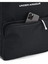 Mochila Under Armour Loudon negra con logo blanco estampado en el frente. Cuenta con dos compartimentos con cierre, asa de mano y correas acolchadas ajustables.