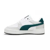 Championes Puma CA Pro NBK blancos con detalles en verde oscuro y suela negra.