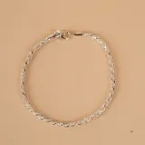 Pulsera de plata 925 con eslabones trenzados.