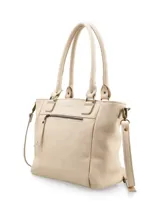 Cartera tipo shopper color beige, con doble asa corta y correa larga extraíble. Tiene un bolsillo frontal con cierre y un bolsillo interno.