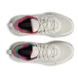 Championes de básquet Under Armour Curry 3Z 24, color beige con detalles en blanco y suela blanca. Interior con estampado floral en tonos rosa, verde y lila.