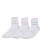 Pack de tres pares de medias deportivas Under Armour Essential Quarter, blancas con logo y detalles en rosa y celeste.