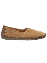 Alpargatas RKF Laurie color ladrillo de cuero suede con tachas metálicas y suela de goma antideslizante.