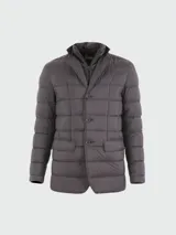 Chaqueta de vestir Herno modelo La Giacca, rellena de plumas, color negro.