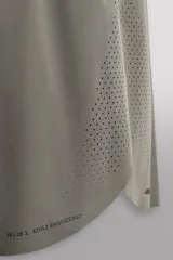 Shorts de running negros confeccionados en tejido técnico ligero y elástico con forro interior.