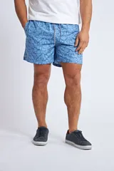 Short de baño clásico azul con estampado floral, cintura elástica y cordón de ajuste.