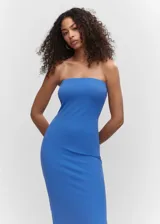 Vestido midi azul eléctrico, de corte entallado y palabra de honor.
