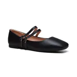 Zapato casual tipo ballerina color negro, con punta redondeada y doble tira sobre el empeine con hebillas metálicas.