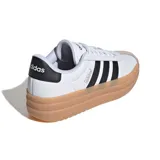 Championes Adidas VL Court Bold de mujer, color blanco con detalles en negro y beige.