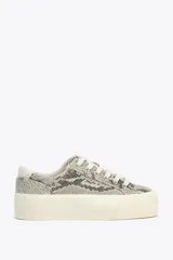 Zapatillas deportivas con estampado animal, suela con plataforma y cierre mediante cordones. Altura de la suela: 4,5 cm.