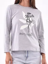 Remera blanca de manga larga con cuello redondo y estampado frontal con la frase "All my love darling" en color celeste.