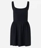 Vestido corto negro de viscosa con escote cuadrado, breteles anchos, cintura en V con pliegues y falda evasé.