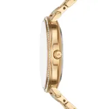 Reloj Michael Kors modelo Pyper, con caja dorada de acero inoxidable, esfera blanca con logo MK repetido y detalles de strass.