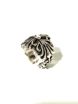 Anillo plateado con diseño de rosa con espinas, de aleación con baño plateado, con acabado envejecido y textura marcada.