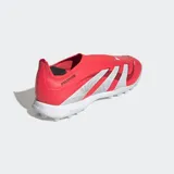Championes de fútbol Adidas Predator League, color rojo con tres franjas plateadas, diseño sin cordones y suela de goma estriada para moqueta.