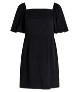Vestido corto negro de viscosa con escote cuadrado, mangas cortas abullonadas, lastex en la espalda y abertura en el bajo.
