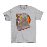 Remera gris de algodón con estampado frontal de ET dentro de una caja, envuelto en una manta, haciendo un gesto obsceno con el dedo. A un costado, la frase "HUMANS SUCKS!".