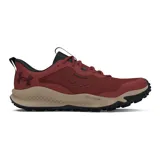 Championes de trail running Under Armour Charged Maven Trail, color marrón con detalles en negro y suela beige con motas.
