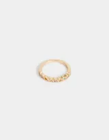 Anillo dorado con corazones de strass multicolor.