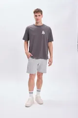 Bermuda deportiva gris de piqué.