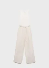 Mono largo de tejido mezcla de lino a rayas verticales, con tirantes finos, escote recto, cinturón tipo lazo en la cintura y bolsillos laterales.