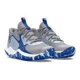 Championes de básquet Under Armour UA Jet 23, color negro con detalles dorados y suela blanca.