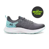 Championes grises con detalles en celeste, con suela blanca y tecnología memory foam.