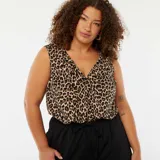 Blusa sin mangas con estampado animal print, escote en V y corte holgado.