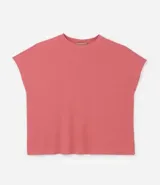 Blusa tipo muscle tee color turquesa, hecha en ribana de viscosa y poliéster, con escote redondo y sin sisas.