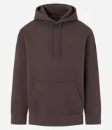 Buzo masculino comfort cerrado, con capucha y cordón para ajustes. Tiene bolsillo delantero y mangas largas.