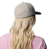 Gorra de béisbol Columbia color beige con paneles traseros de malla azul marino y logo de la marca bordado en el frente.