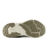 Championes New Balance Arishi V4 para dama, color gris y beige, con capellada de malla transpirable y entresuela Fresh Foam.