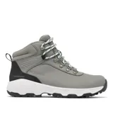 Botas de senderismo Columbia Newton Ridge Waterproof, color gris con detalles en negro y cordones en blanco y celeste. Fabricadas en cuero impermeable con tecnología Omni-Tech y suela de goma Omni-Grip.