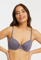 Soutien de lycra color azul con aro y copa con forma, marca Montelle. Breteles fijos con largo regulable.