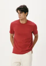 Camiseta básica unisex de manga corta color salmón, corte slim fit.