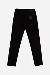 Pantalón jean negro de corte slim, tiro medio y con presillas para cinturón.