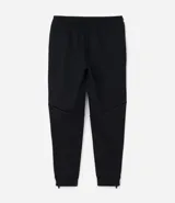 Pantalón deportivo negro de corte slim, con cintura elástica y bolsillos laterales.