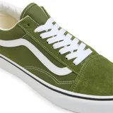 Zapatillas Vans Old Skool color verde oliva con la clásica sidestripe blanca en cuero.