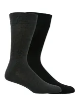 Pack de dos pares de medias de caña media para hombre. Un par es de color gris oscuro jaspeado y el otro es negro liso. Ambas tienen puño elástico.